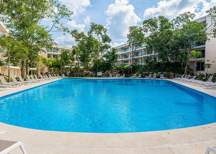 Coral Breeze Hotel *